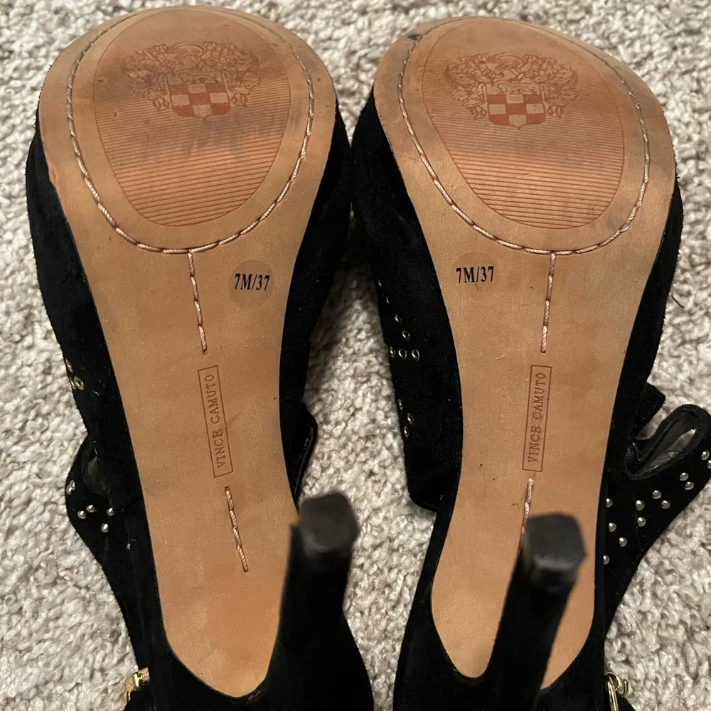 VINCE CAMUTO leather open toe black studded ajoure stiletto high heels s…